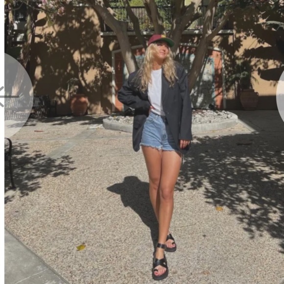 Liberte Brontë Chunky Leather Strapped Sandal | Black | Size 7 - Picture 2 of 8